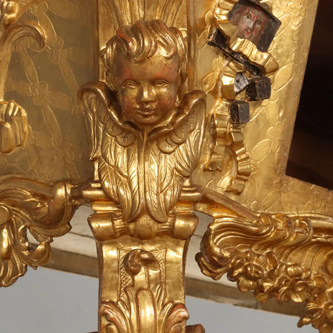 Carved and Gilded Display Case - Italy 18th Century