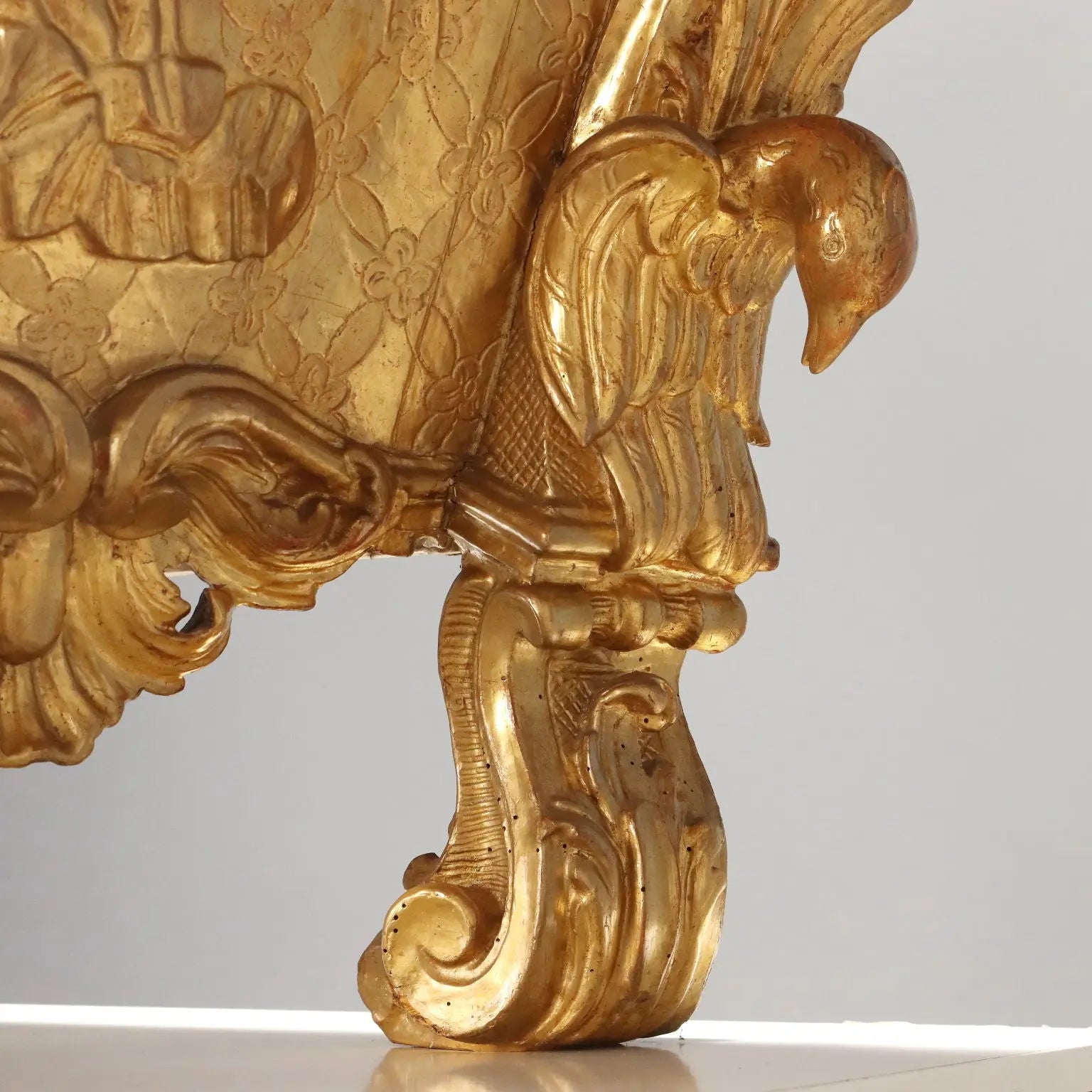 Carved and Gilded Display Case - Italy 18th Century