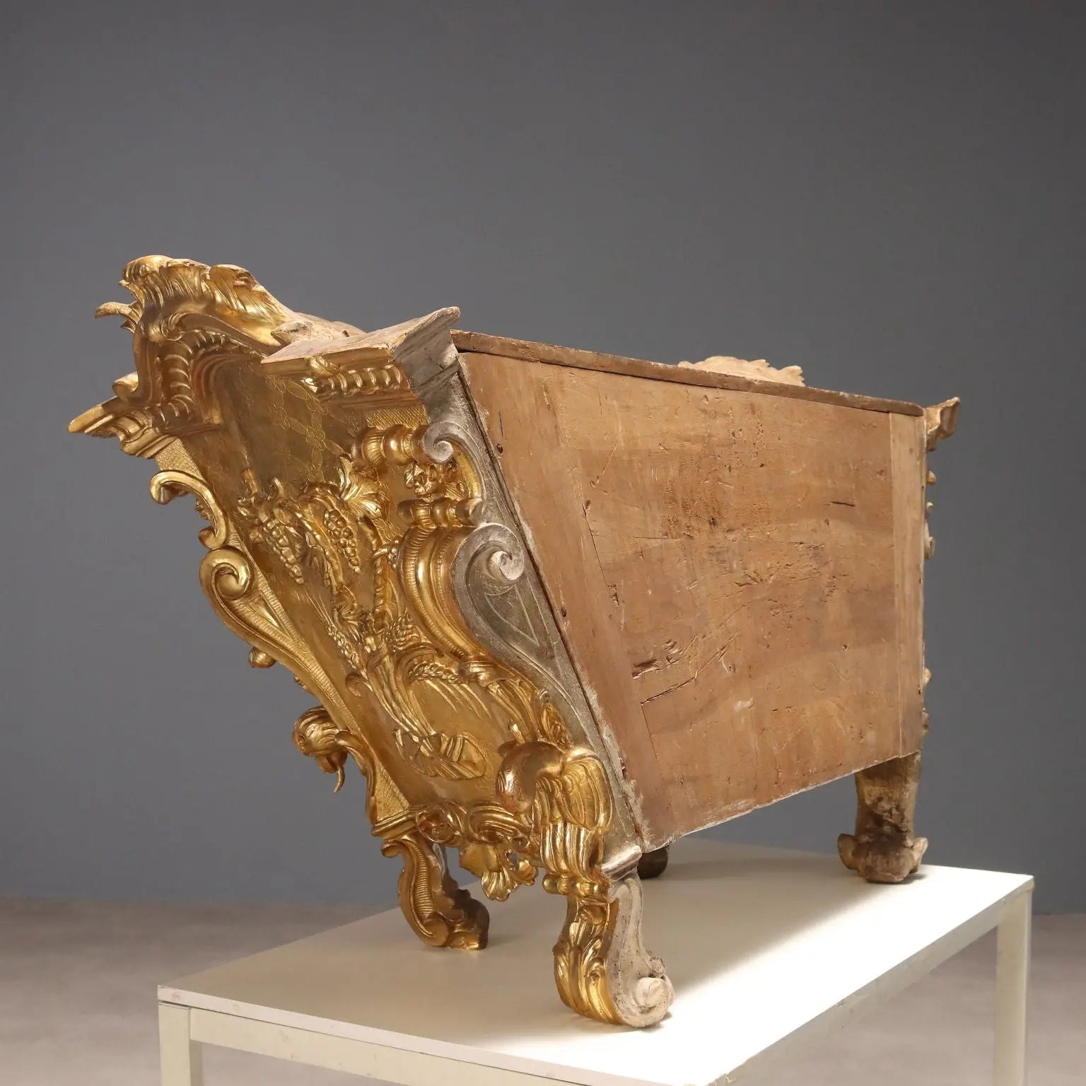 Carved and Gilded Display Case - Italy 18th Century