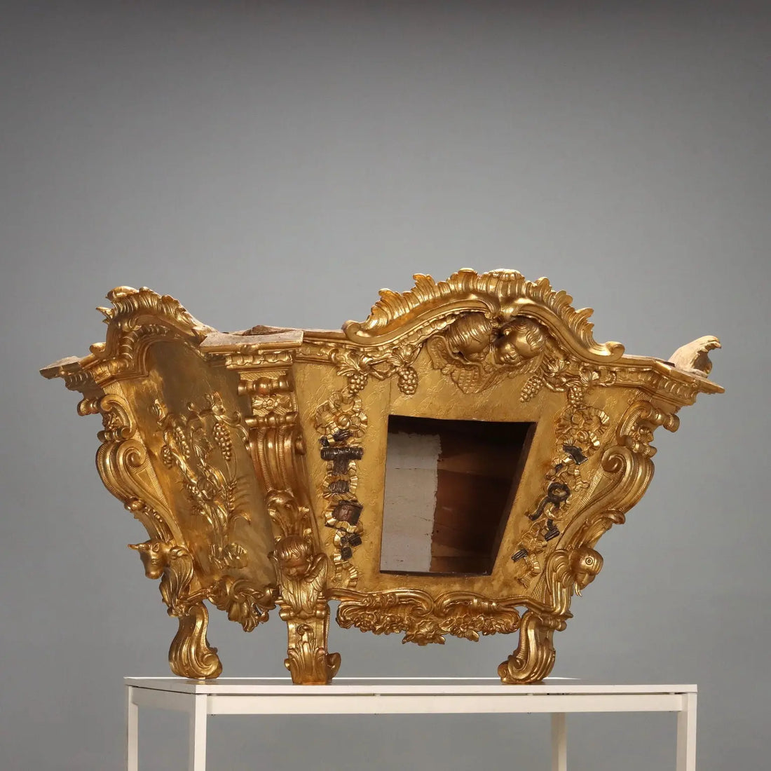 Carved and Gilded Display Case - Italy 18th Century