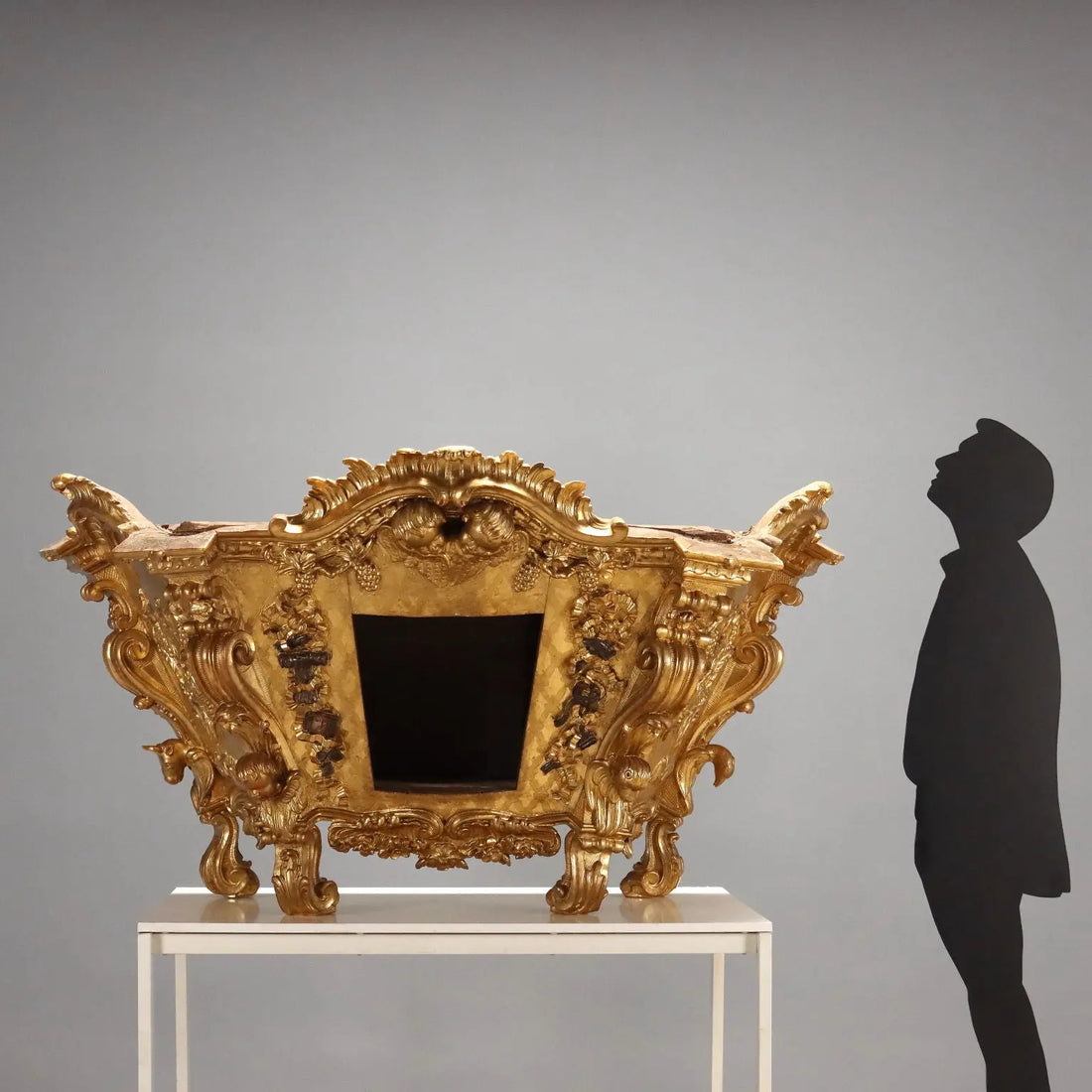 Carved and Gilded Display Case - Italy 18th Century