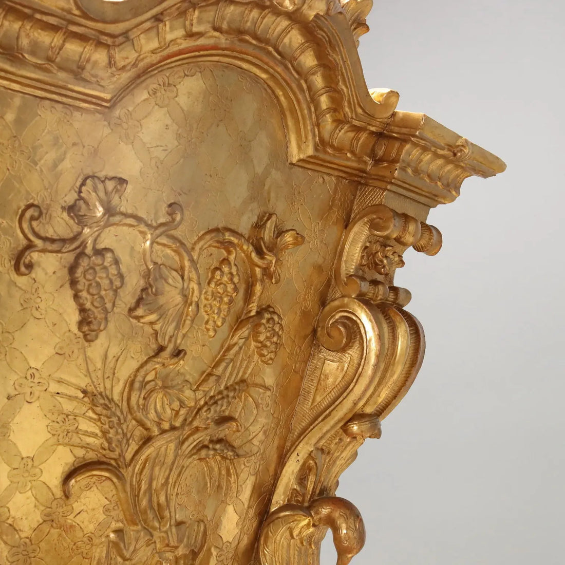 Carved and Gilded Display Case - Italy 18th Century
