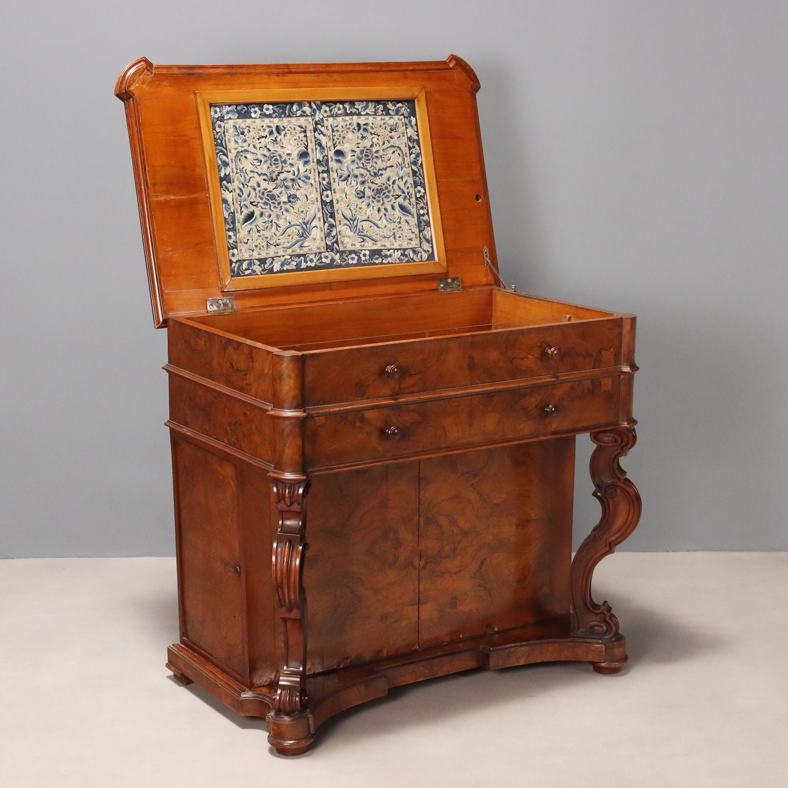  | Antiques  Cupboards