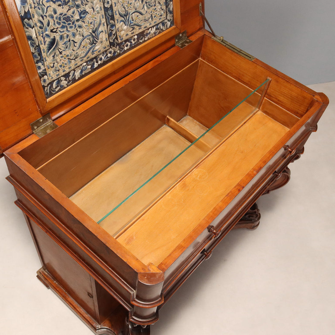  | Antiques  Cupboards