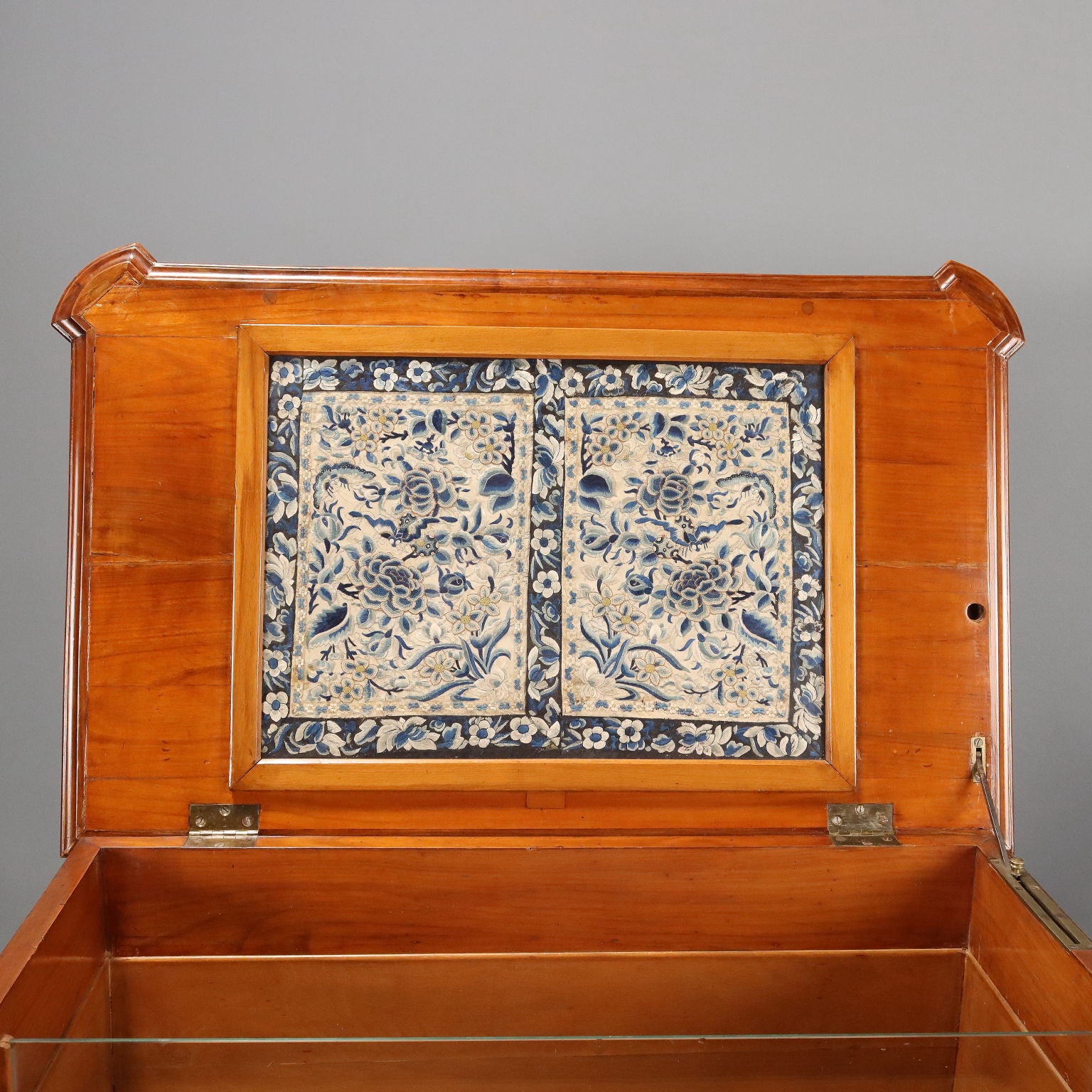  | Antiques  Cupboards