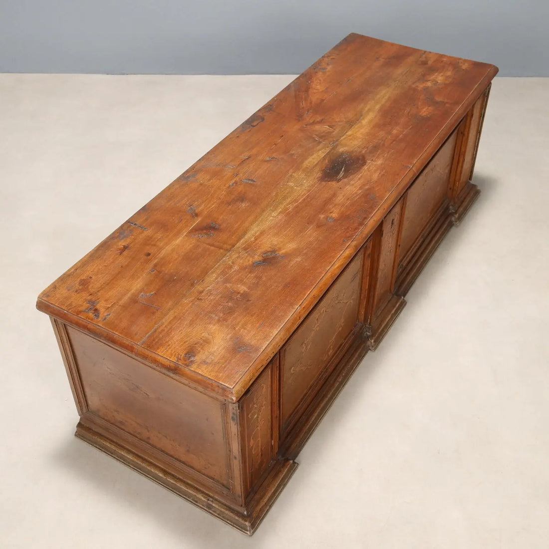 Antique Chest Walnut Maple Inlays Italy XVIII Century - Italy, Late XVIII Century | Antiques | Other Furniture