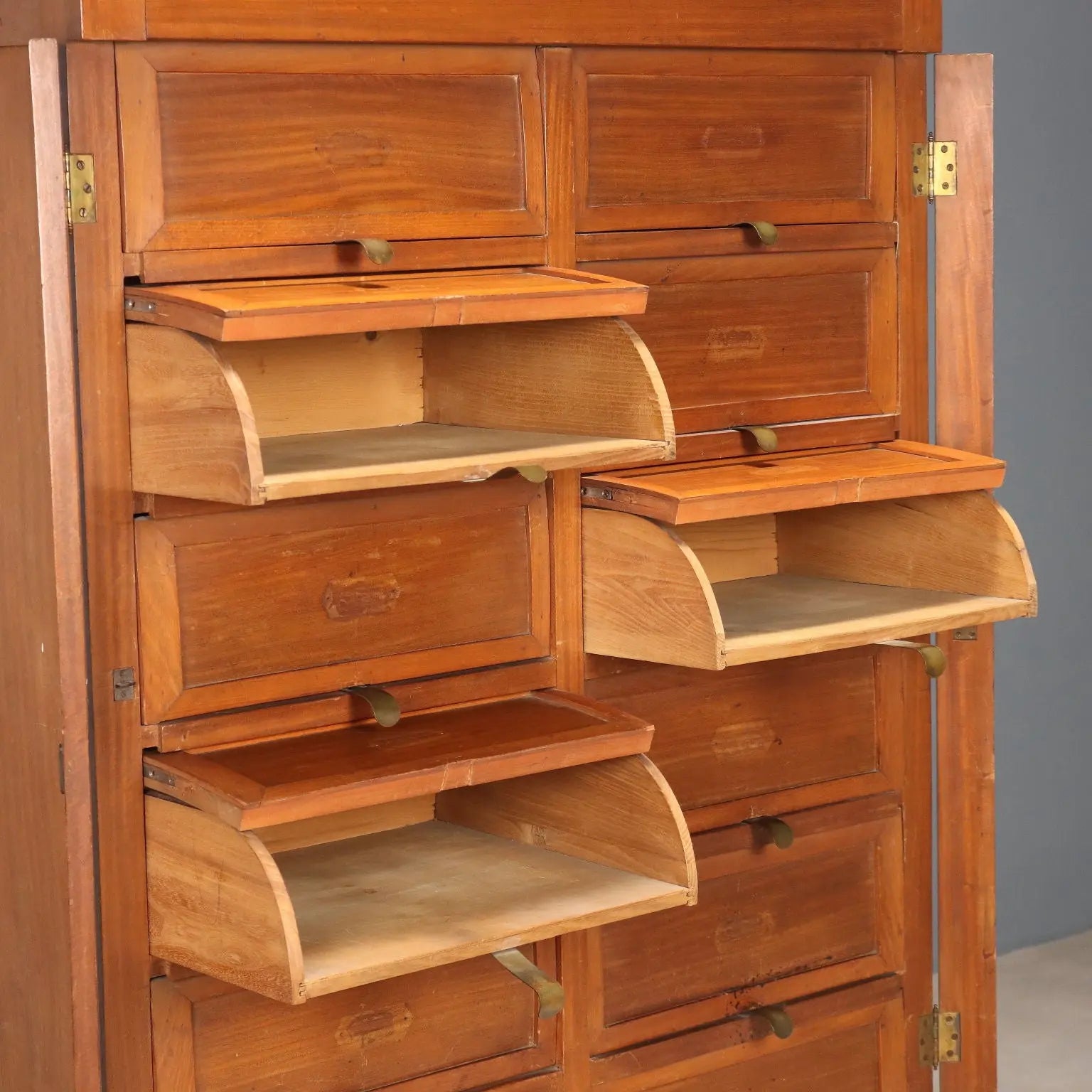 Mahogany Chest of Drawers - Early 20th Century Italy