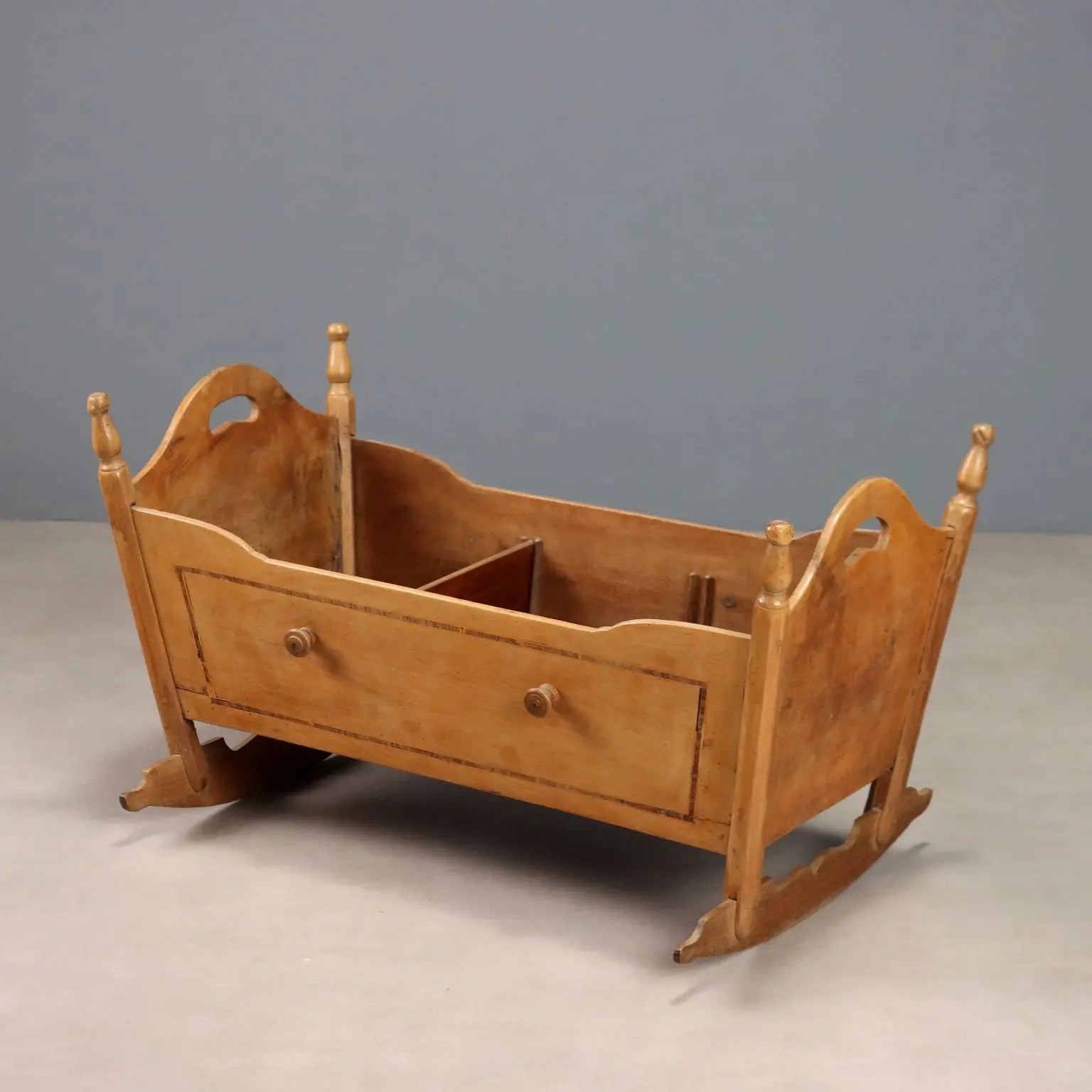 Cradle in Fruitwood - Italy 19th Century