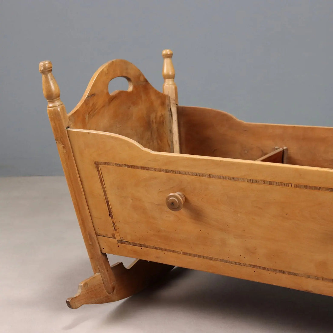Cradle in Fruitwood - Italy 19th Century