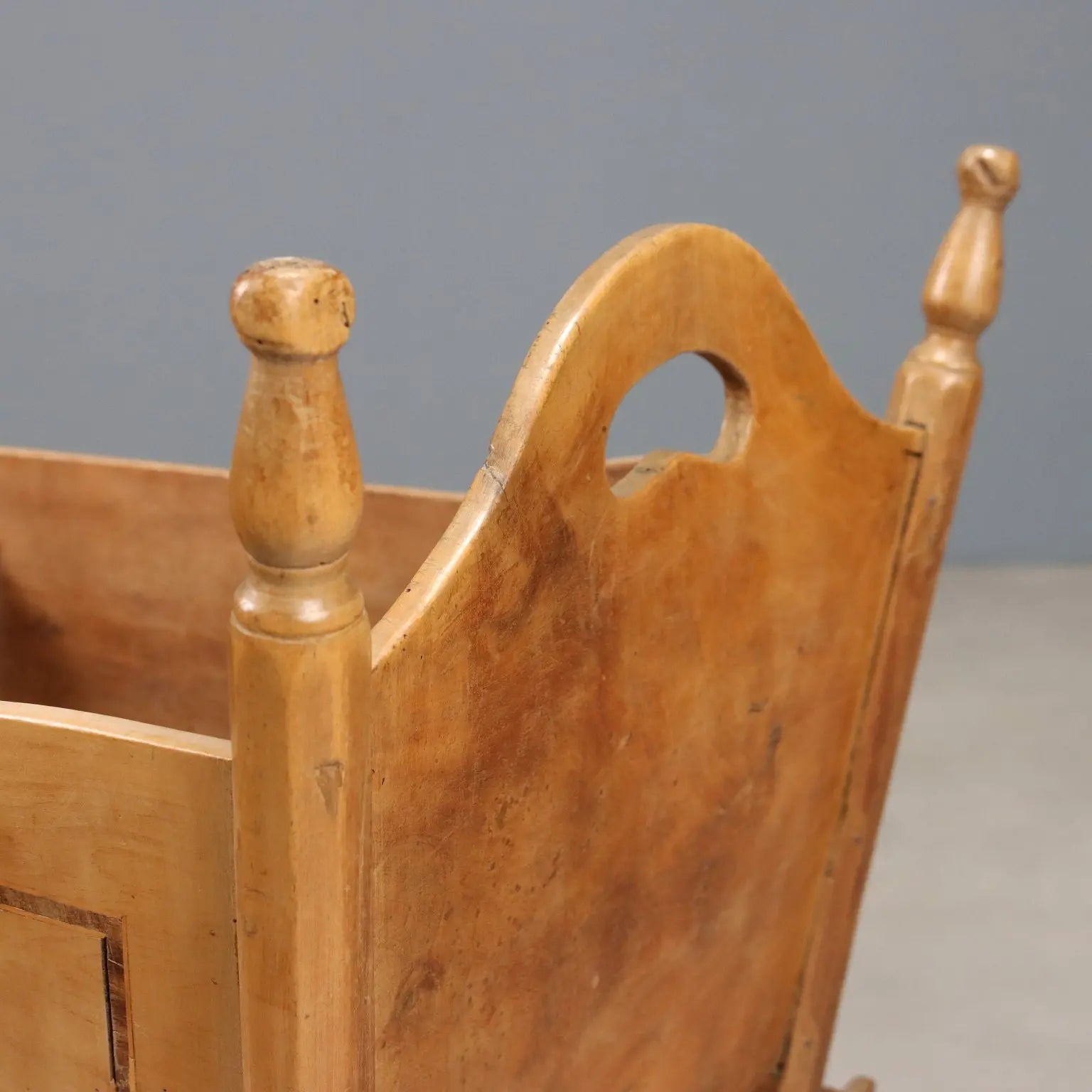 Cradle in Fruitwood - Italy 19th Century