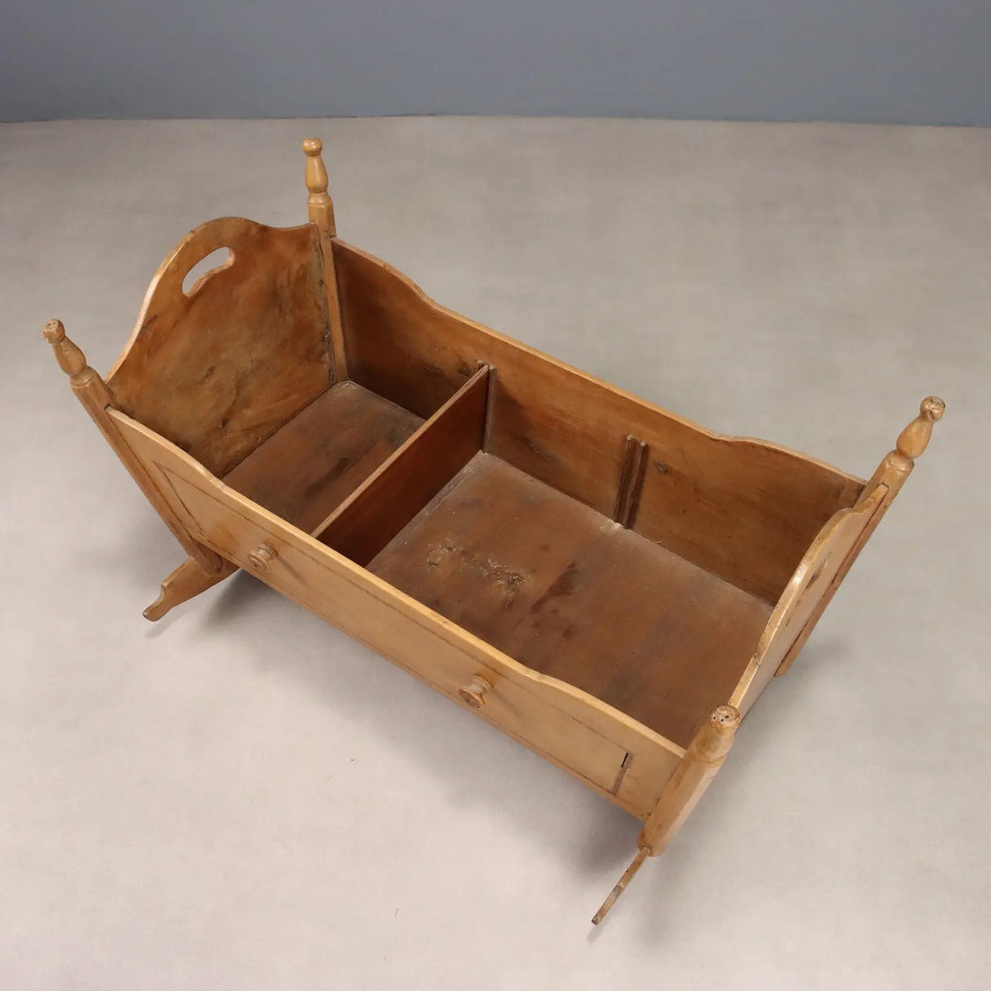 Cradle in Fruitwood - Italy 19th Century