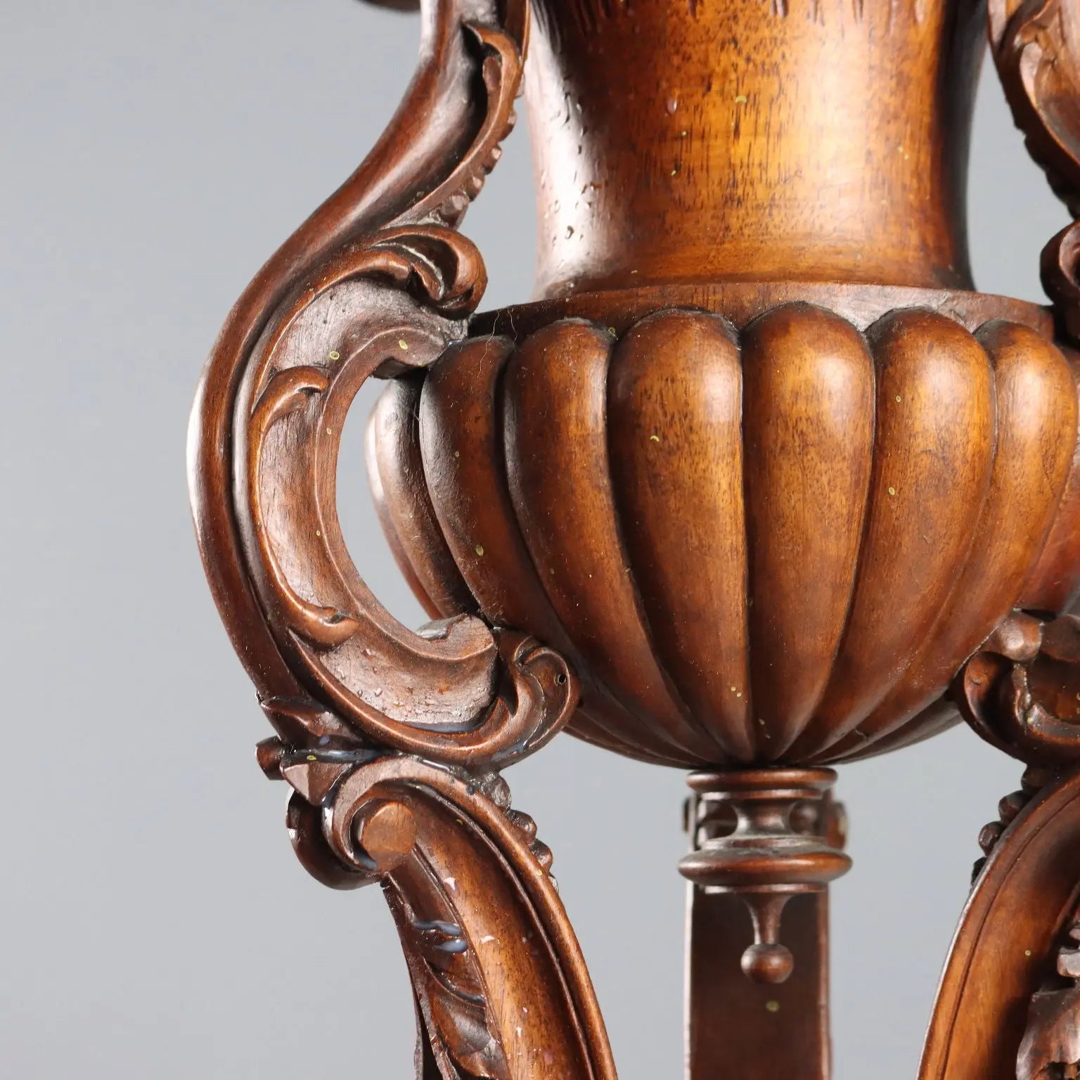 Walnut Plant Stand - Italy Late 19th Century