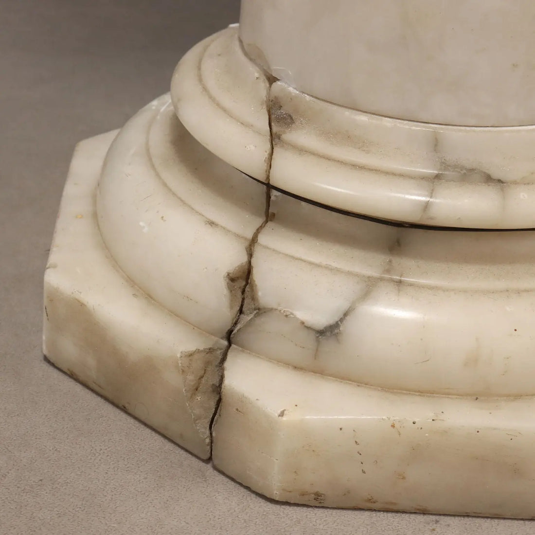 Turned Alabaster Column - Italy 19th Century
