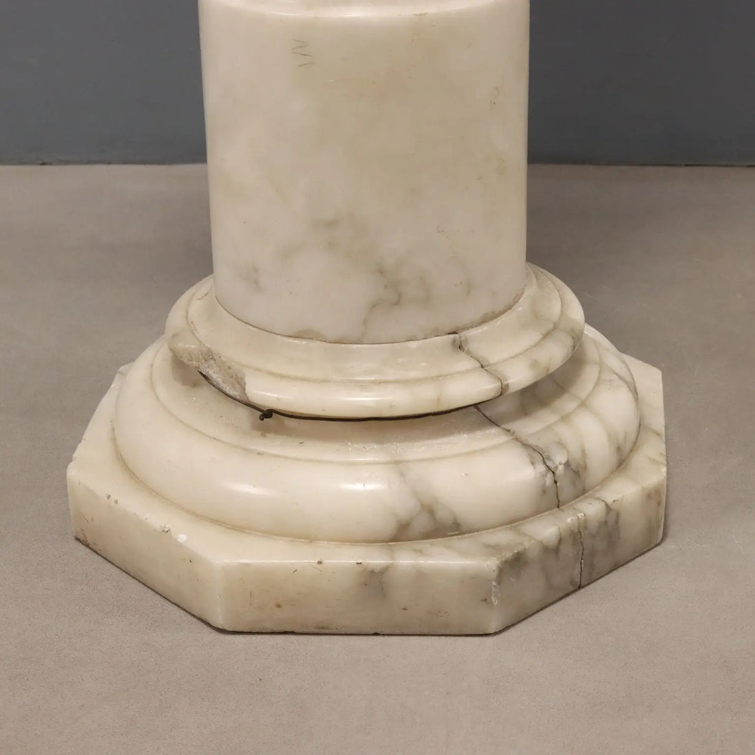 Turned Alabaster Column - Italy 19th Century
