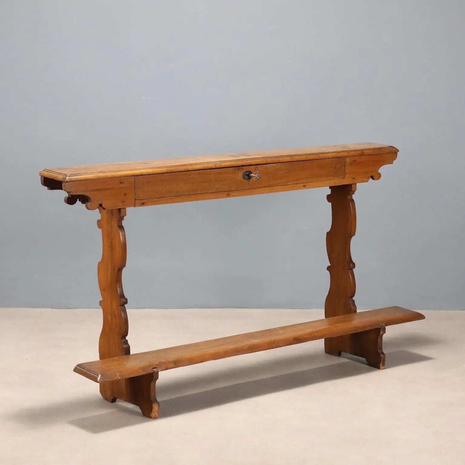 Walnut Prie-Dieu - Italy 19th Century