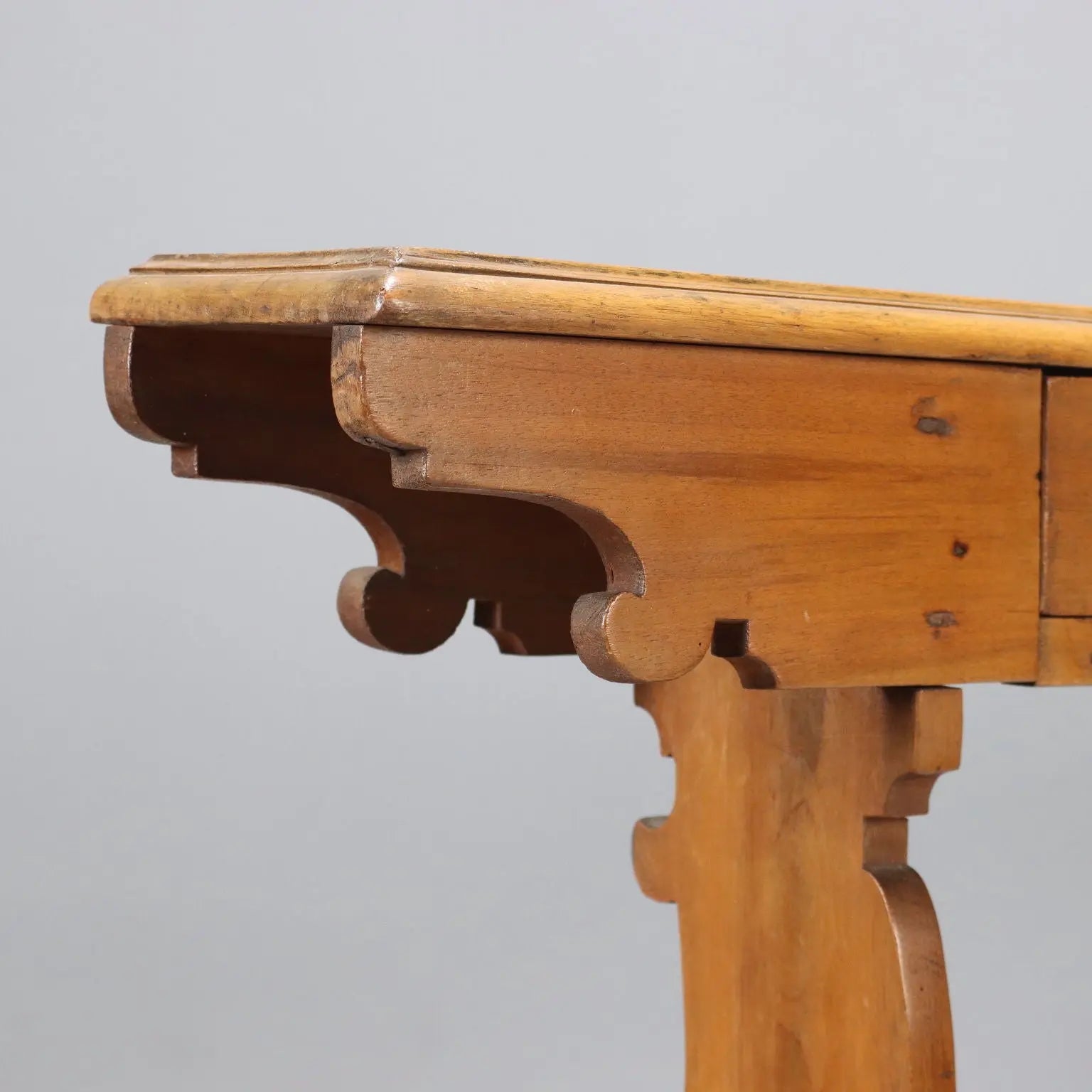 Walnut Prie-Dieu - Italy 19th Century