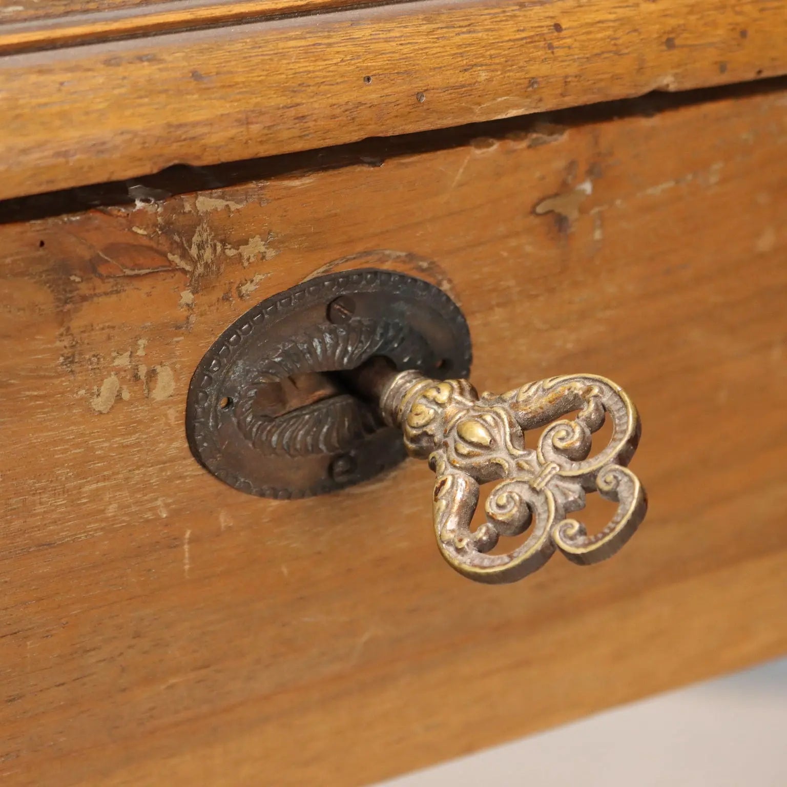 Walnut Prie-Dieu - Italy 19th Century