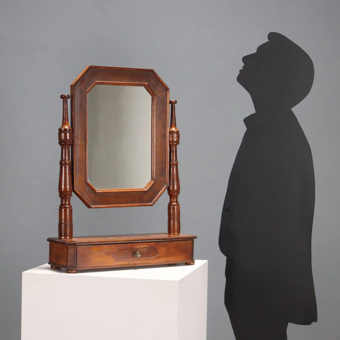 Walnut Tabletop Psyche Mirror - Italy Late 19th Century