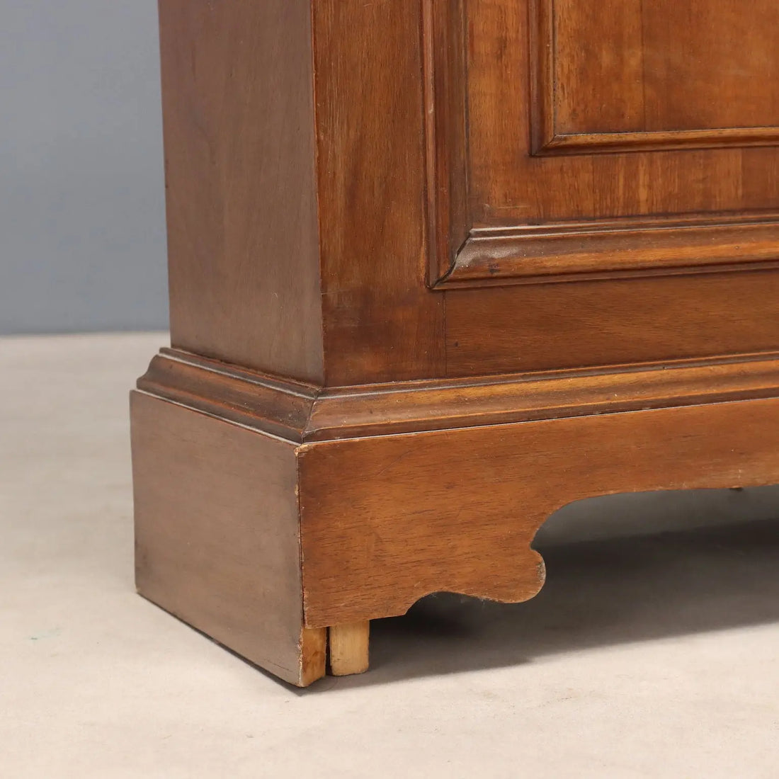 Antique Tower-Shaped Clock Walnut Metal Italy XX Century