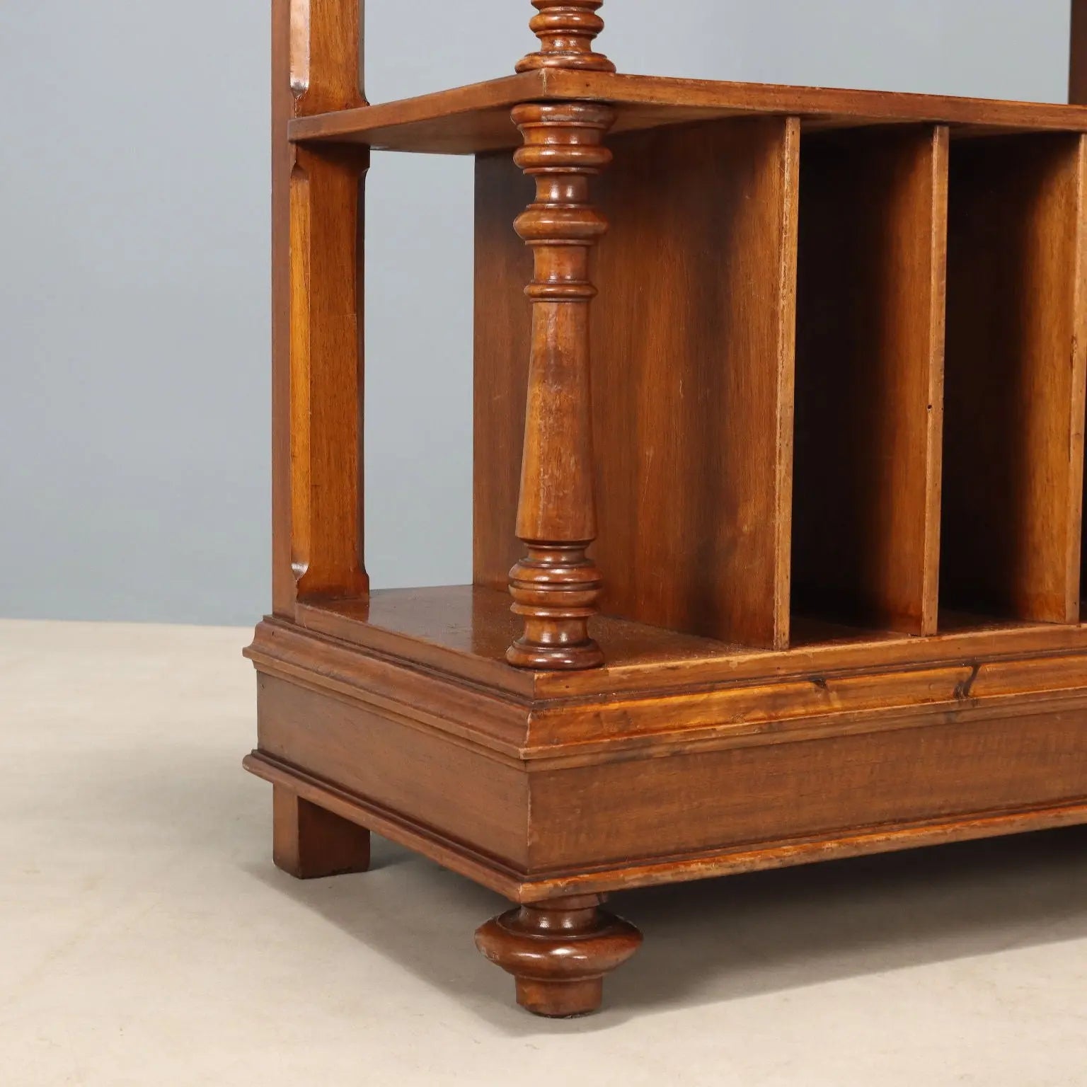 Antique Etagere Walnut with Discs Older Italy XIX Century - Italy, Late XIX Century | Antiques | Other Furniture
