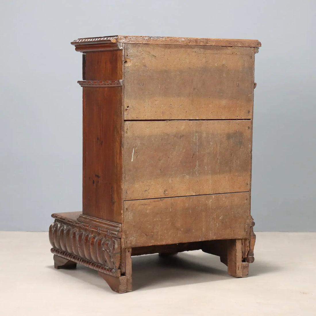 Antique Praying Desk Baroque Walnut Liguria XVII Century