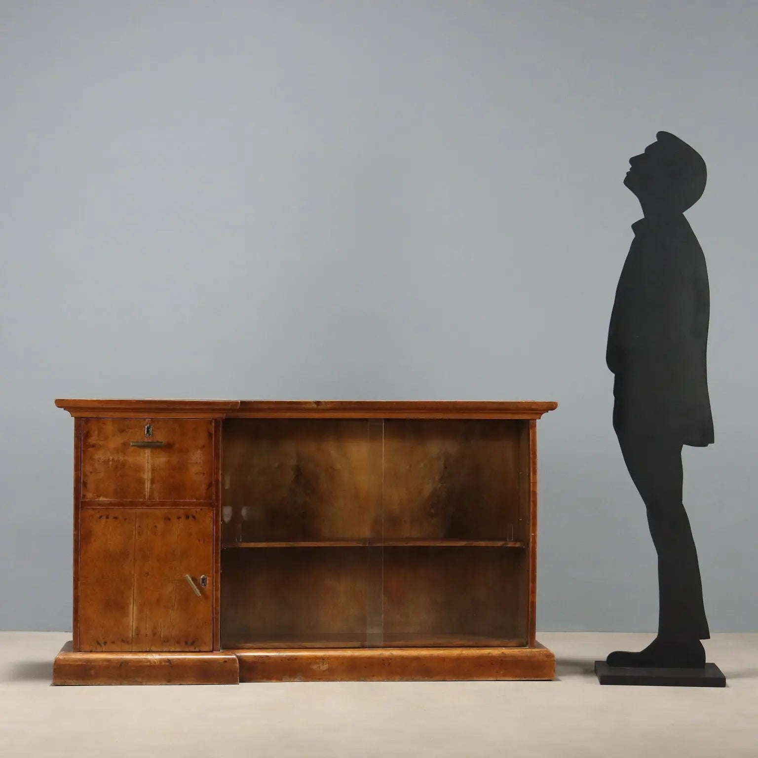 Antique Showcase Art Déco Walnut Maple Veneer XX Century