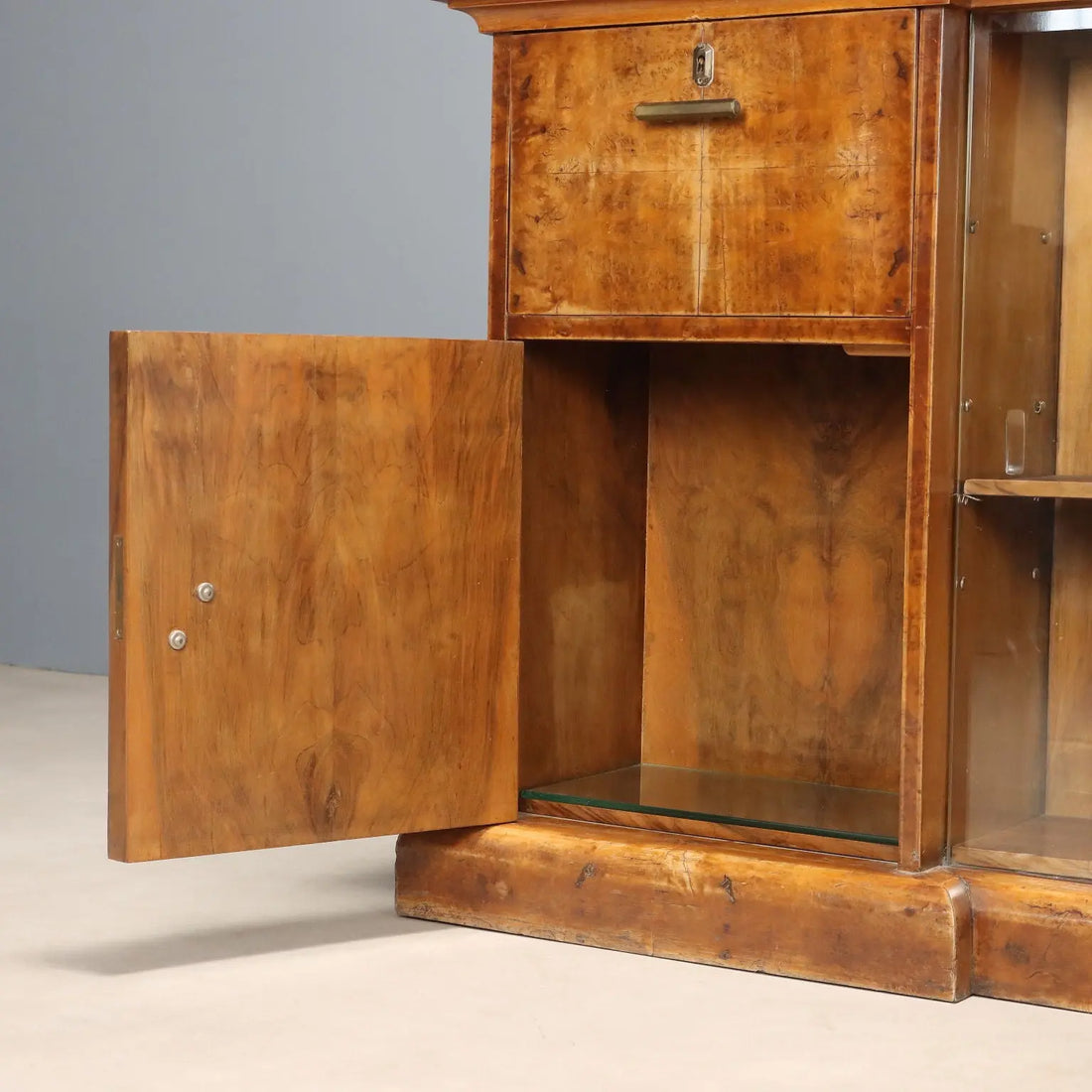 Antique Showcase Art Déco Walnut Maple Veneer XX Century