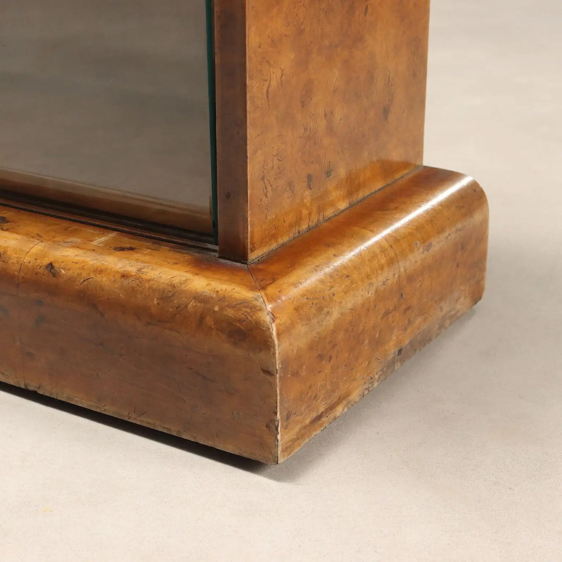 Antique Showcase Art Déco Walnut Maple Veneer XX Century