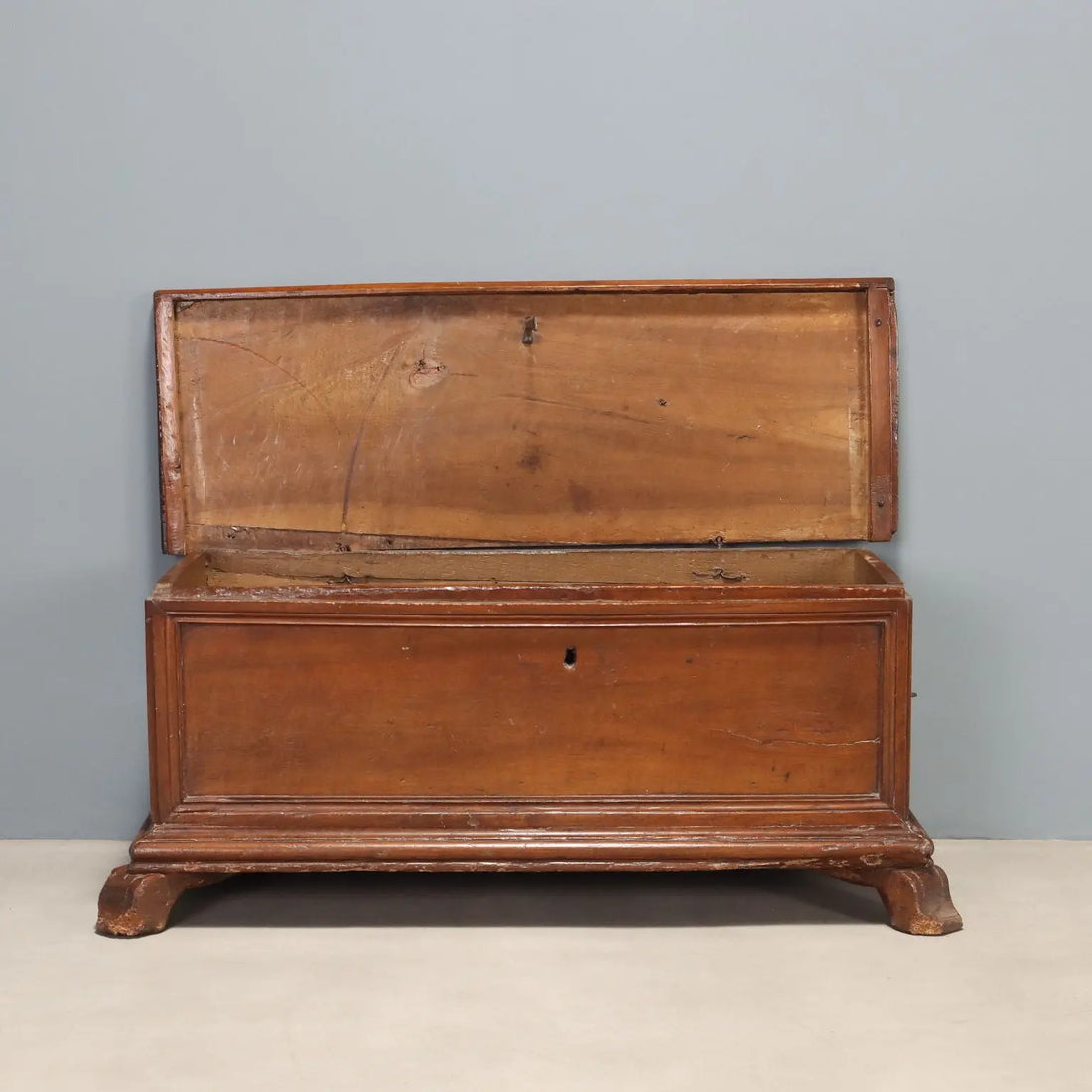 Walnut Chest with Iron Handles - Italy 18th Century
