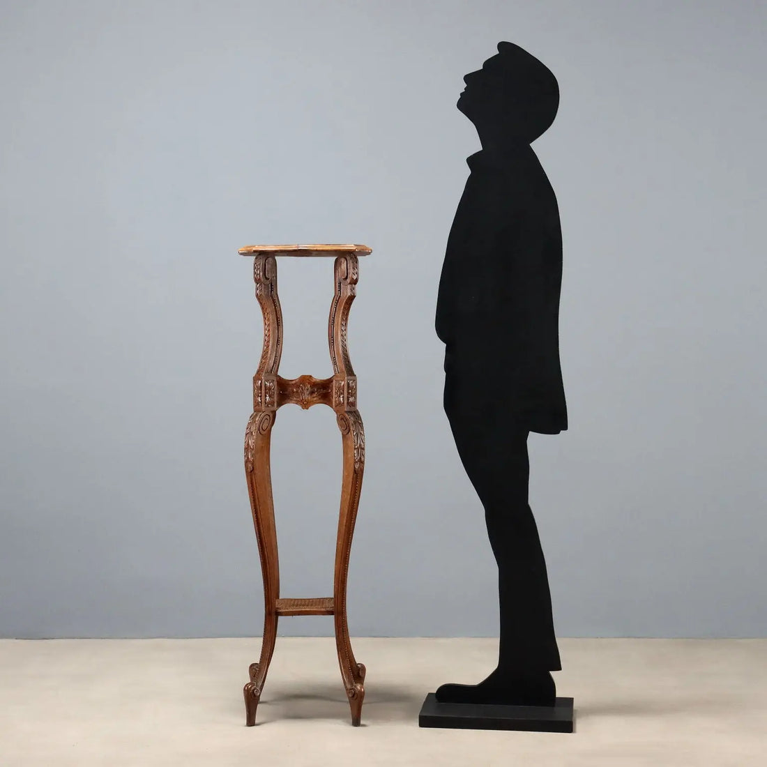 Carved Walnut Plant Stand - Italy Late 19th Century