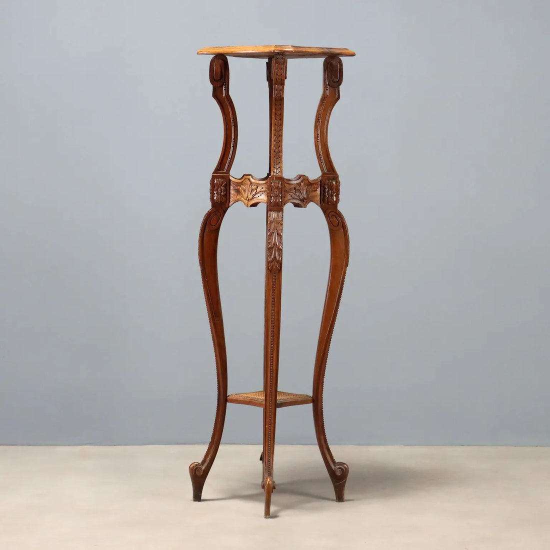 Carved Walnut Plant Stand - Italy Late 19th Century