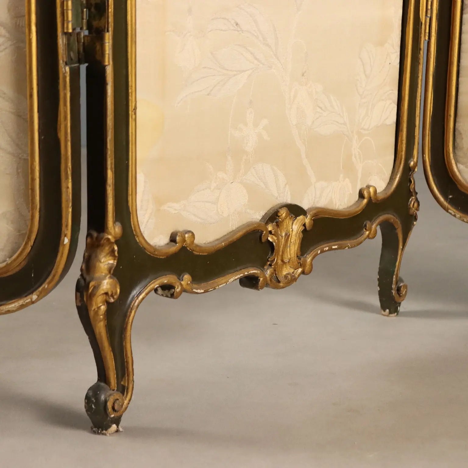 Barocchetto Screen in Gilt Wood, 19th Century Italy