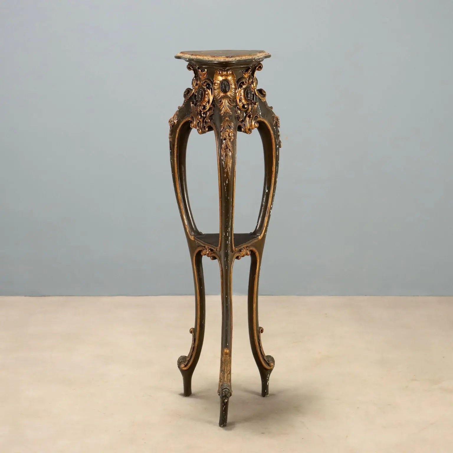 Barocchetto Gilded Wood Plant Stand, Early 1900s