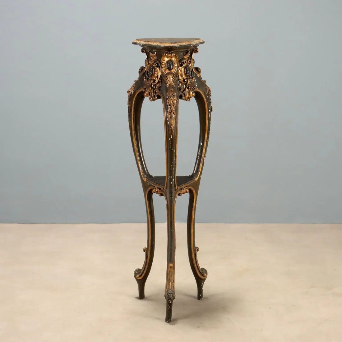 Barocchetto Gilded Wood Plant Stand, Early 1900s
