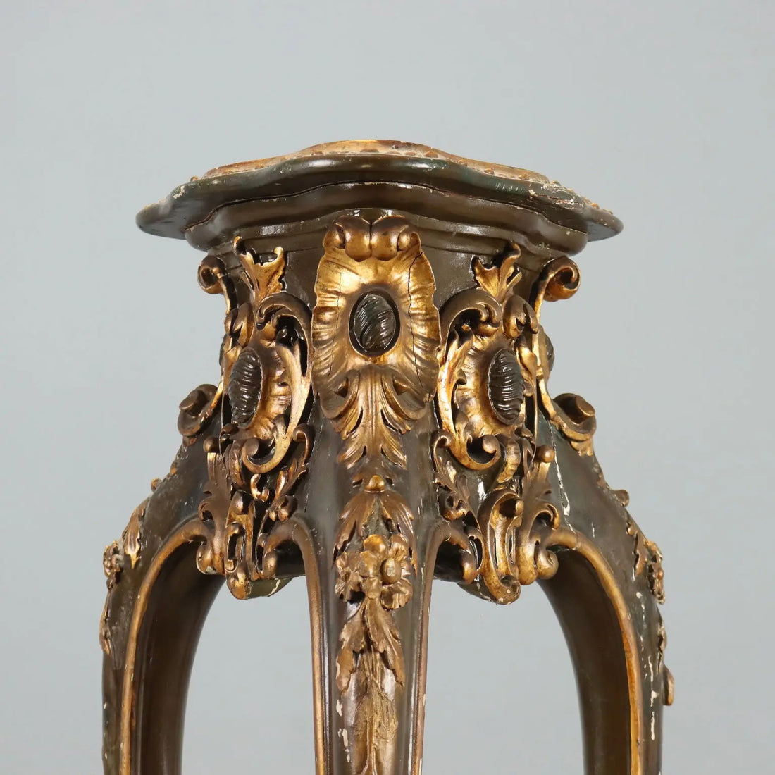 Barocchetto Gilded Wood Plant Stand, Early 1900s