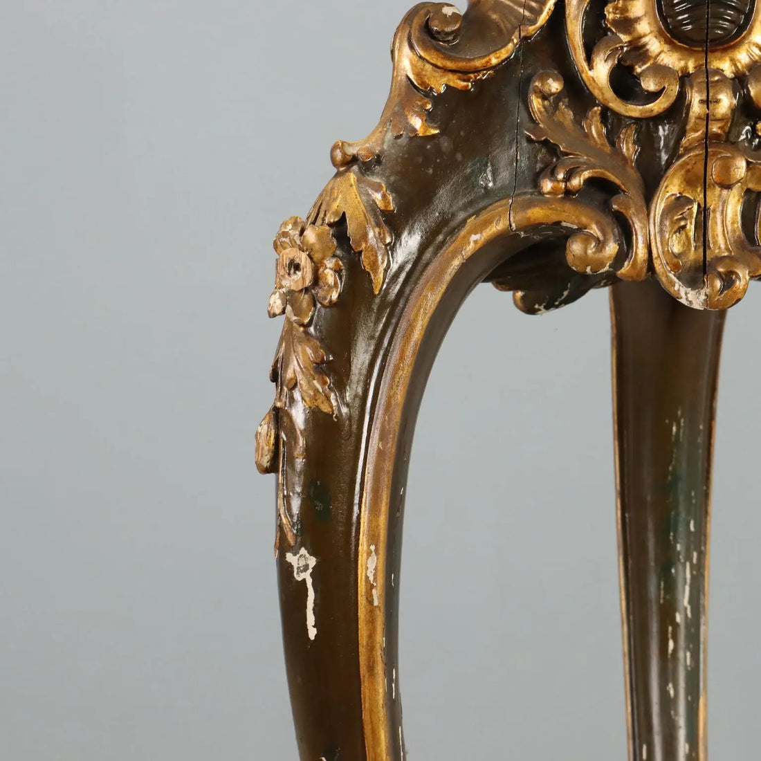 Barocchetto Gilded Wood Plant Stand, Early 1900s