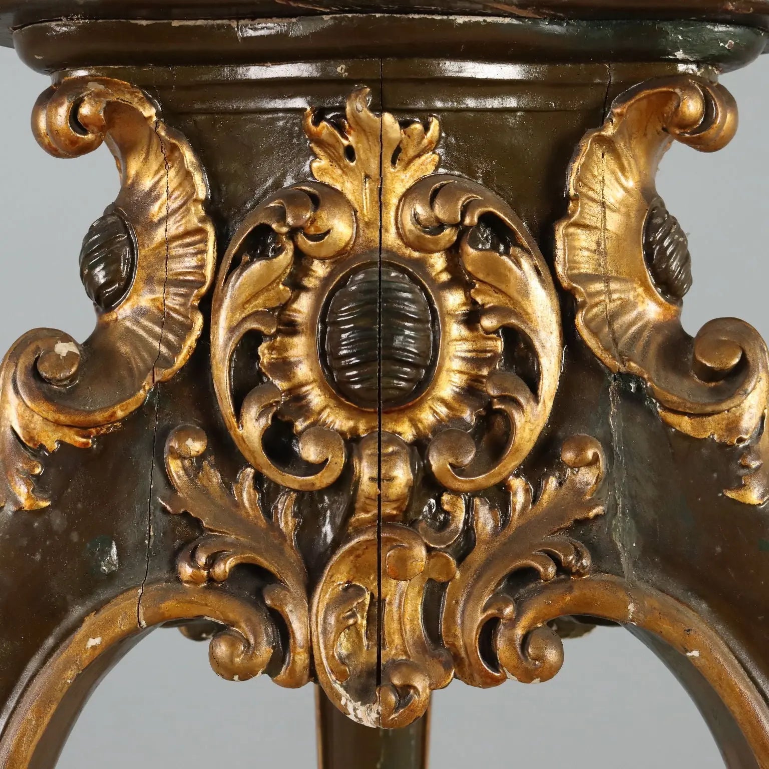Barocchetto Gilded Wood Plant Stand, Early 1900s