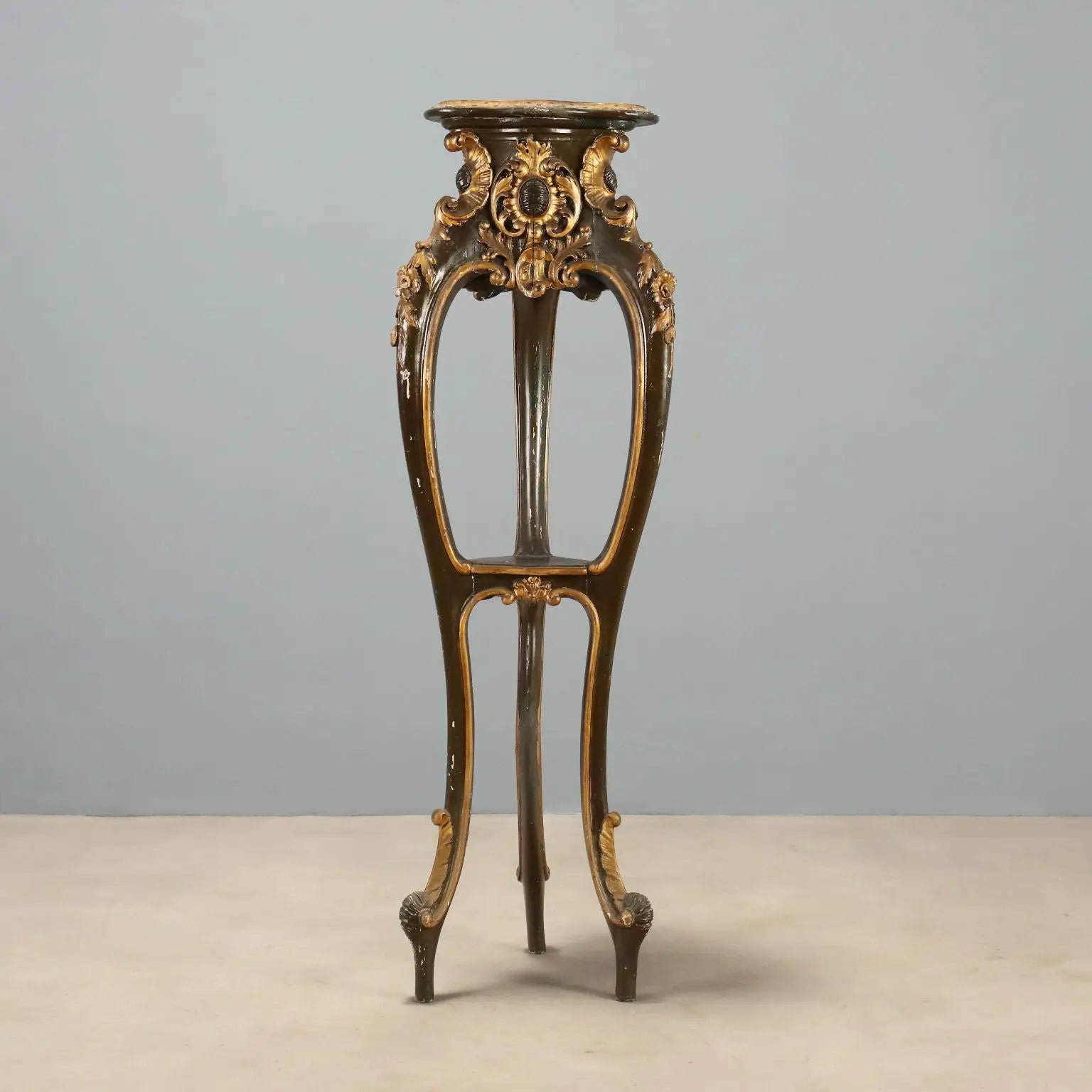 Barocchetto Gilded Wood Plant Stand, Early 1900s