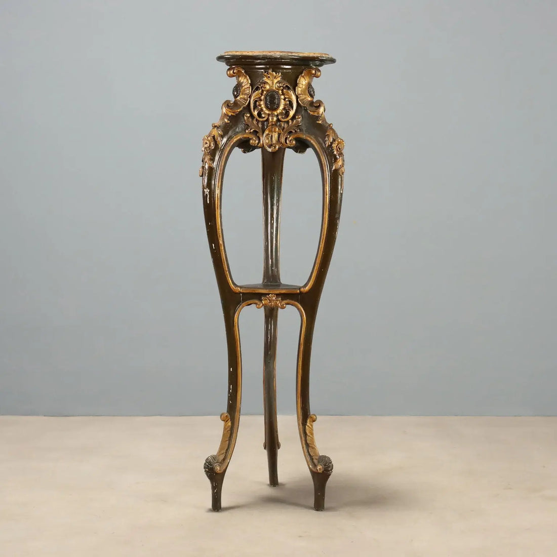 Barocchetto Gilded Wood Plant Stand, Early 1900s