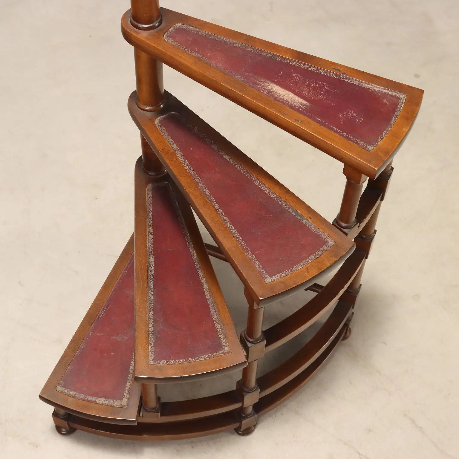 Antique Library Ladder Walnut Painted Beech Italy XX Century