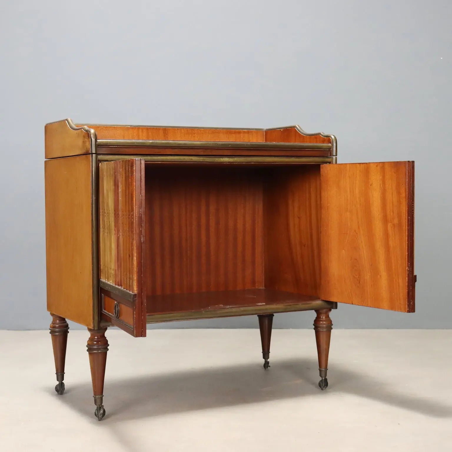 Mahogany Bar Cabinet with Rotating Top - England 20th Century