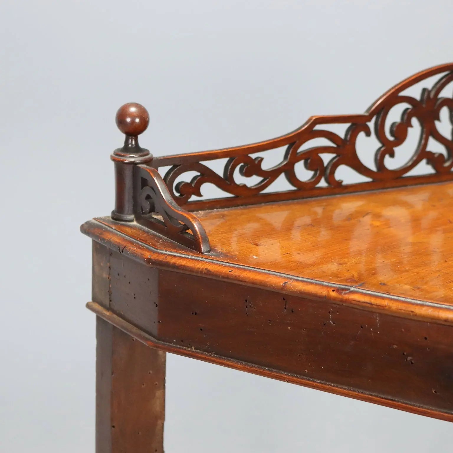 Louis Philippe Walnut Étagère - 19th Century Italy