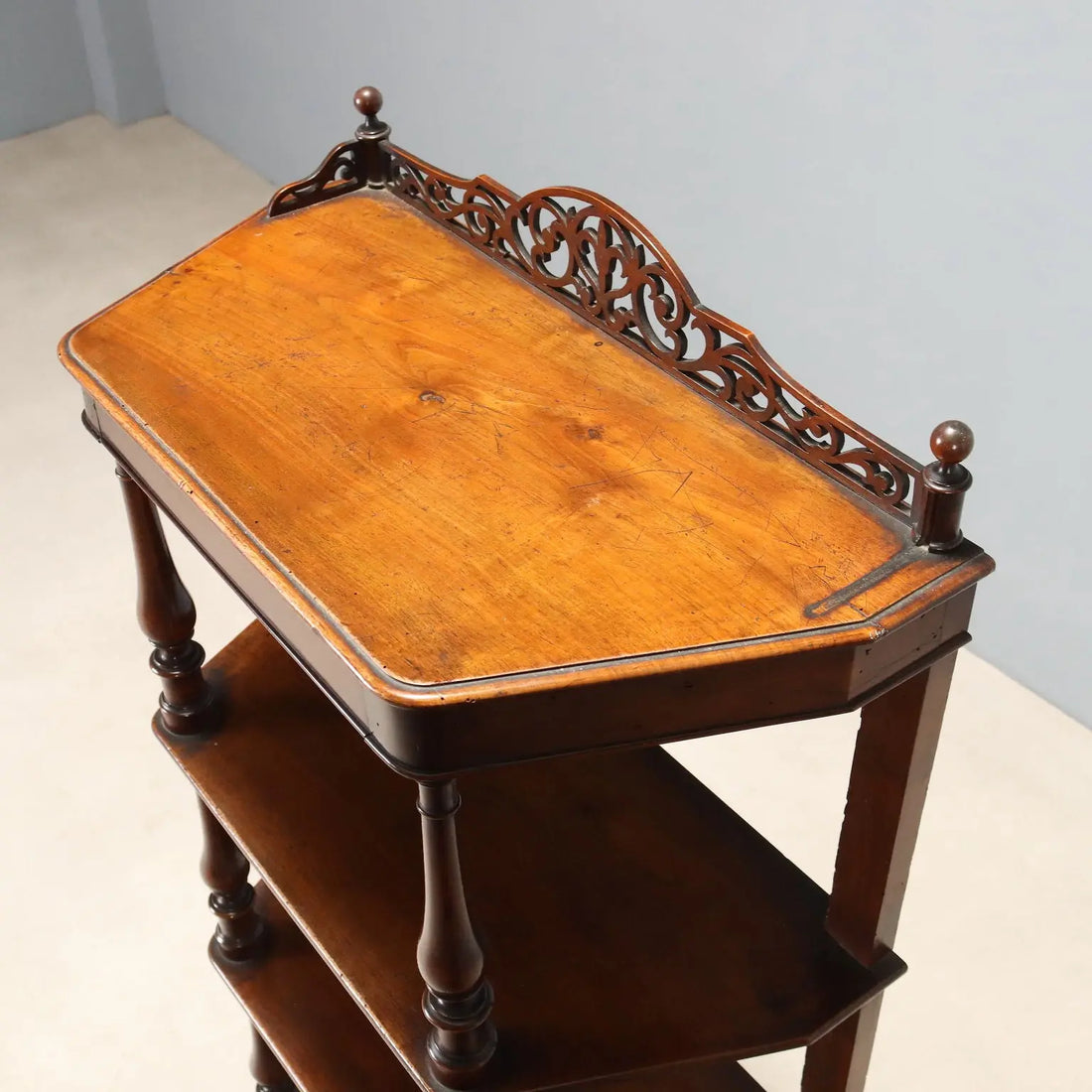 Louis Philippe Walnut Étagère - 19th Century Italy