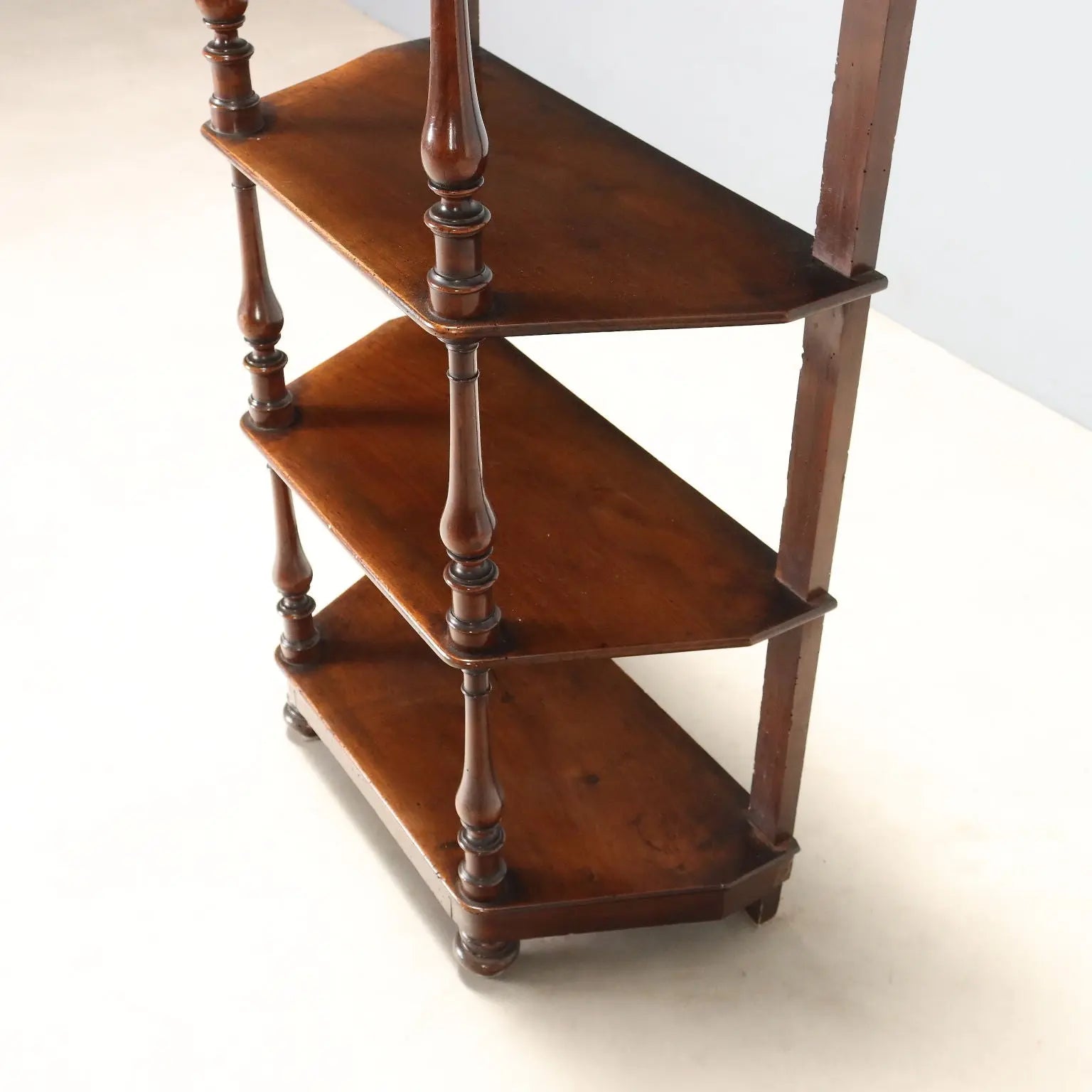 Louis Philippe Walnut Étagère - 19th Century Italy