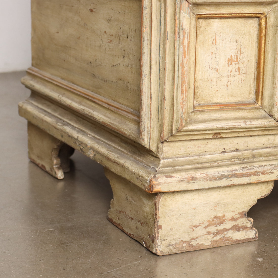  | Antiques  Wardrobes