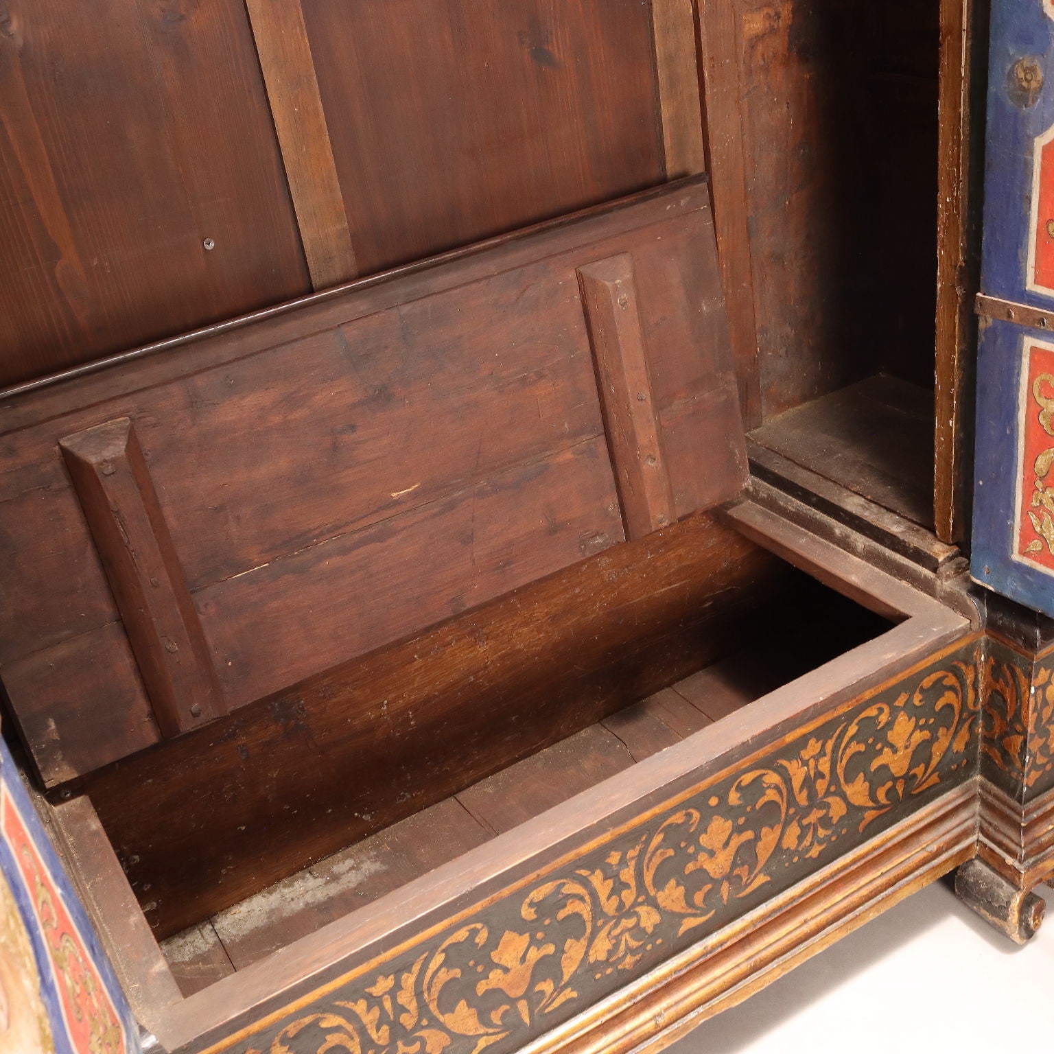  | Antiques  Wardrobes