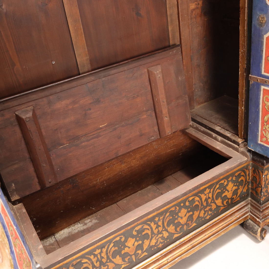  | Antiques  Wardrobes