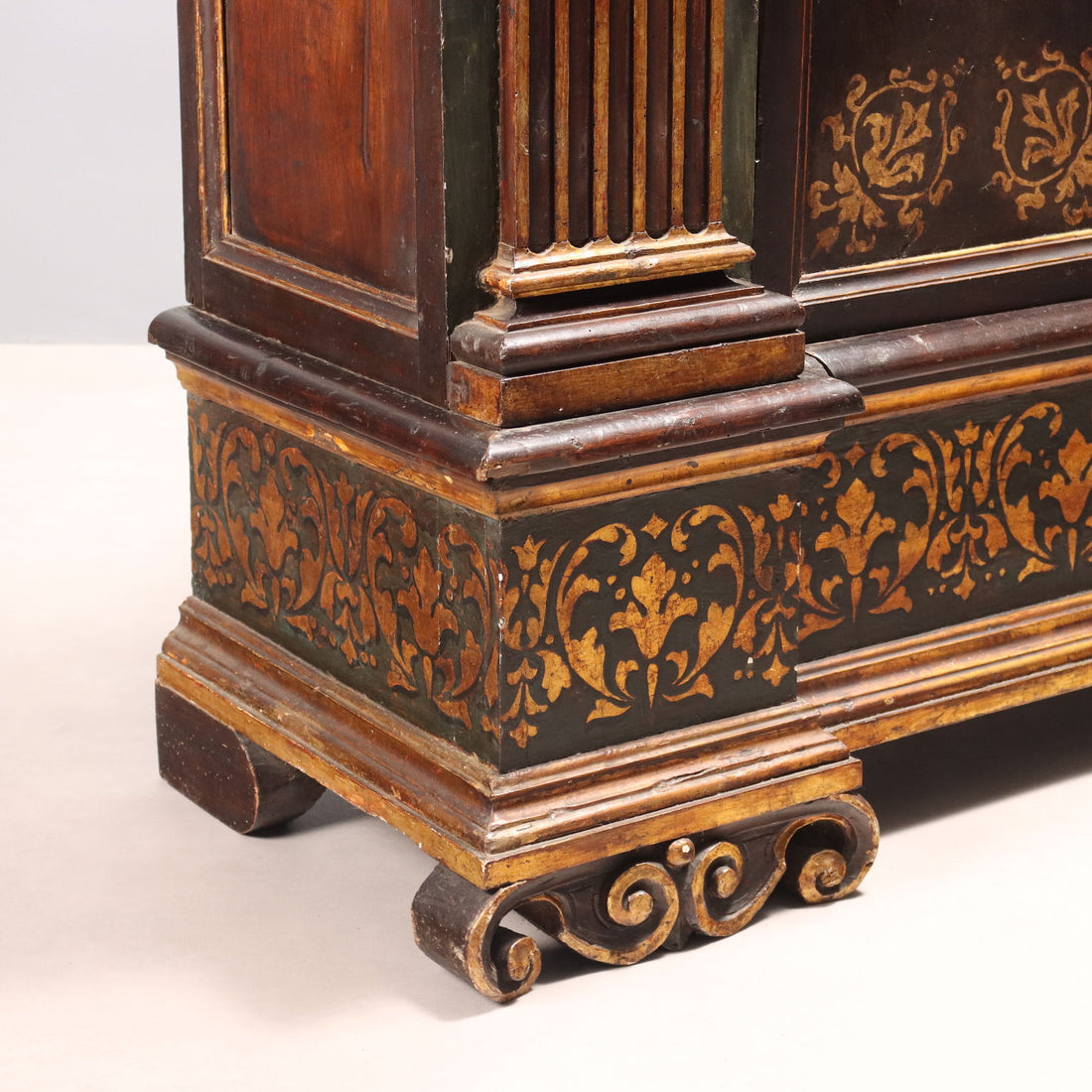  | Antiques  Wardrobes