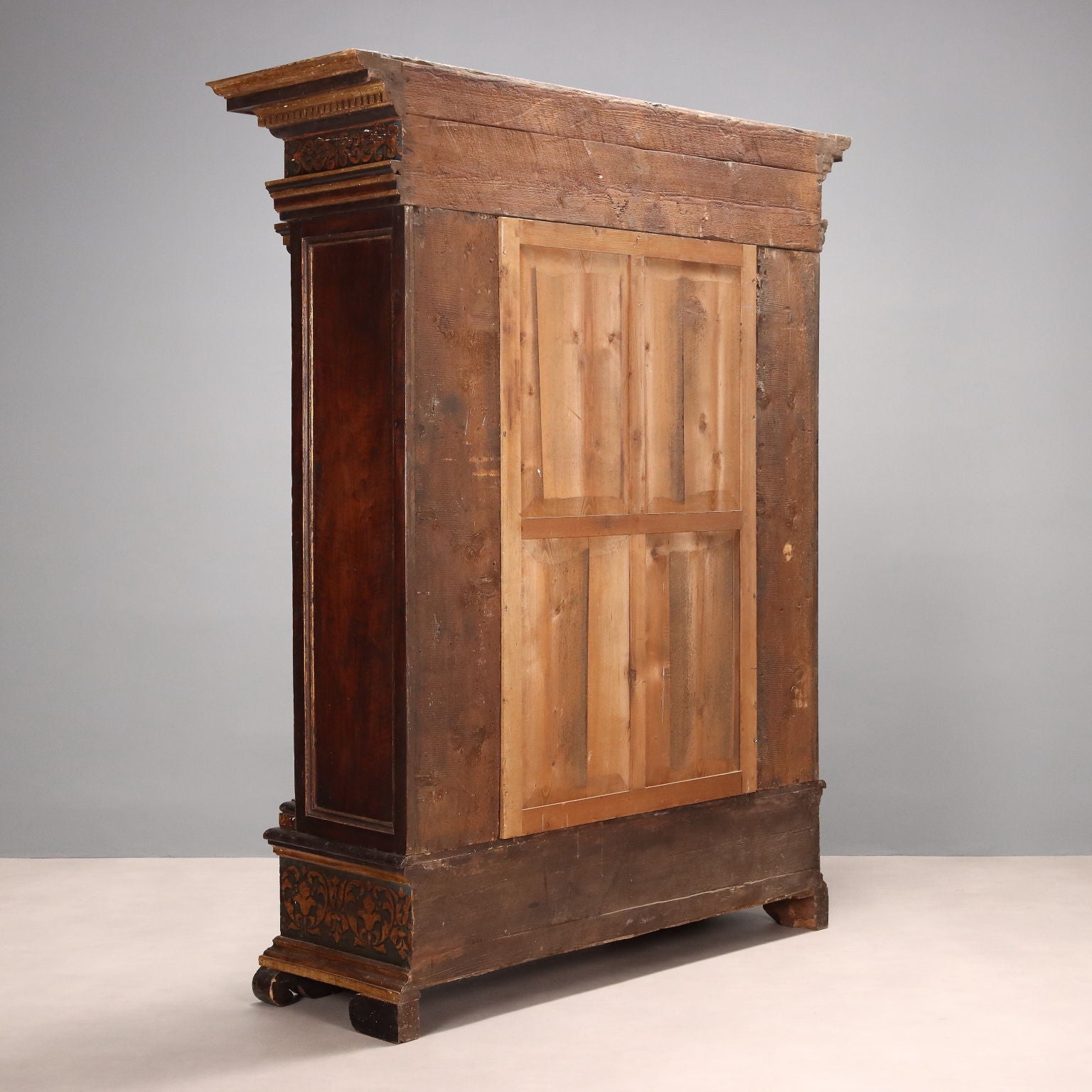  | Antiques  Wardrobes