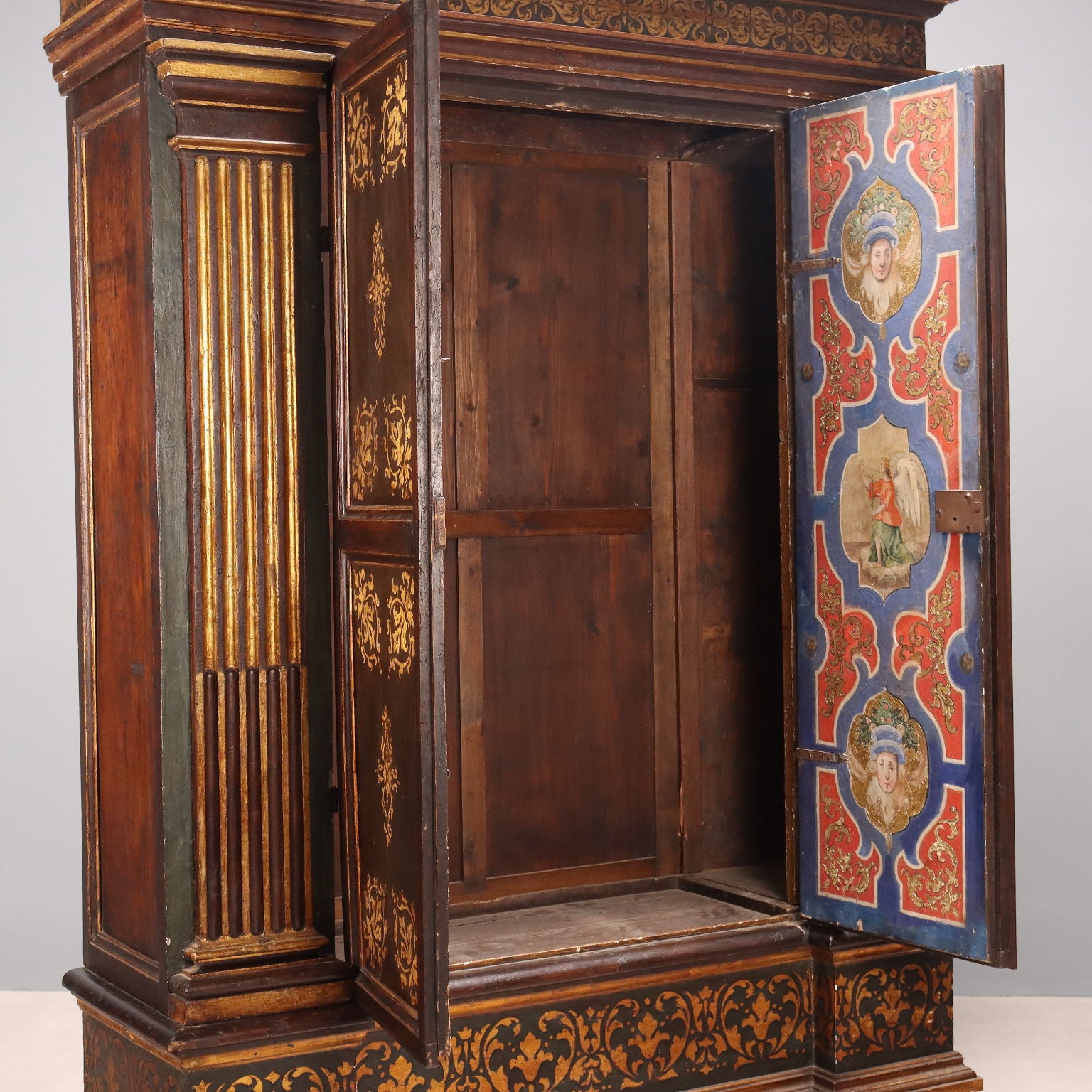  | Antiques  Wardrobes